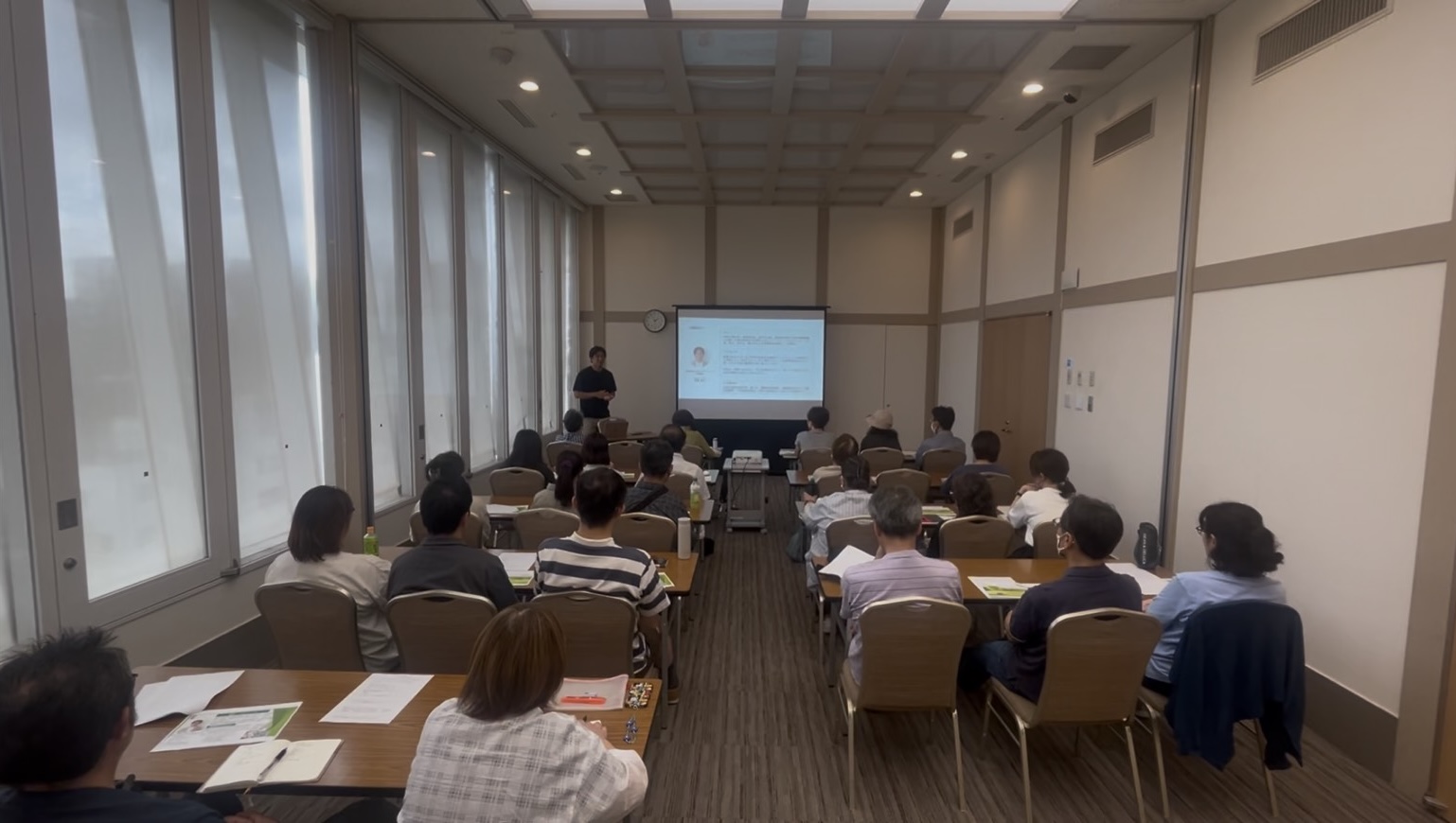 会場後方から見た町田会場のセミナーの様子